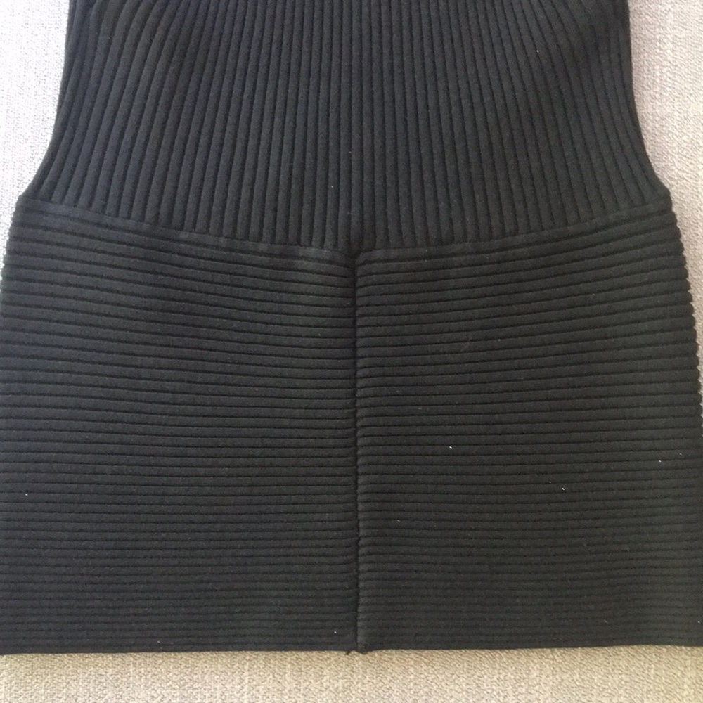 Black summer top - Picture 6 of 8